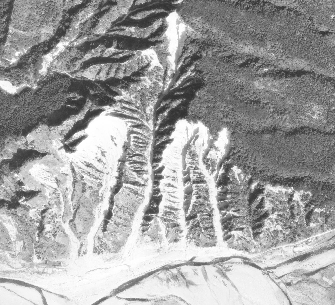 The Characteristic of Soil Erosion for Huoyan Mountain