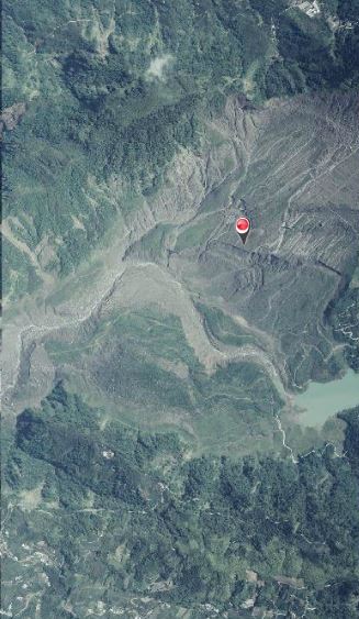 草嶺山崩